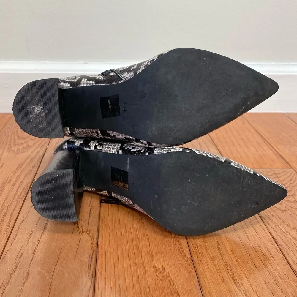 Jeffrey Campbell Raven bootie,‎ snake print size 6.5